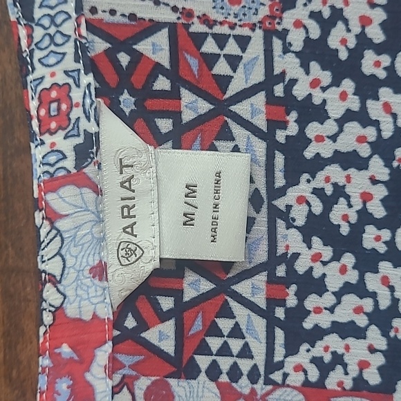 EUC Ariat Tracey Blouse Women's Medium Sheer Red/Blue Paisley Print Shirt - Picture 6 of 9